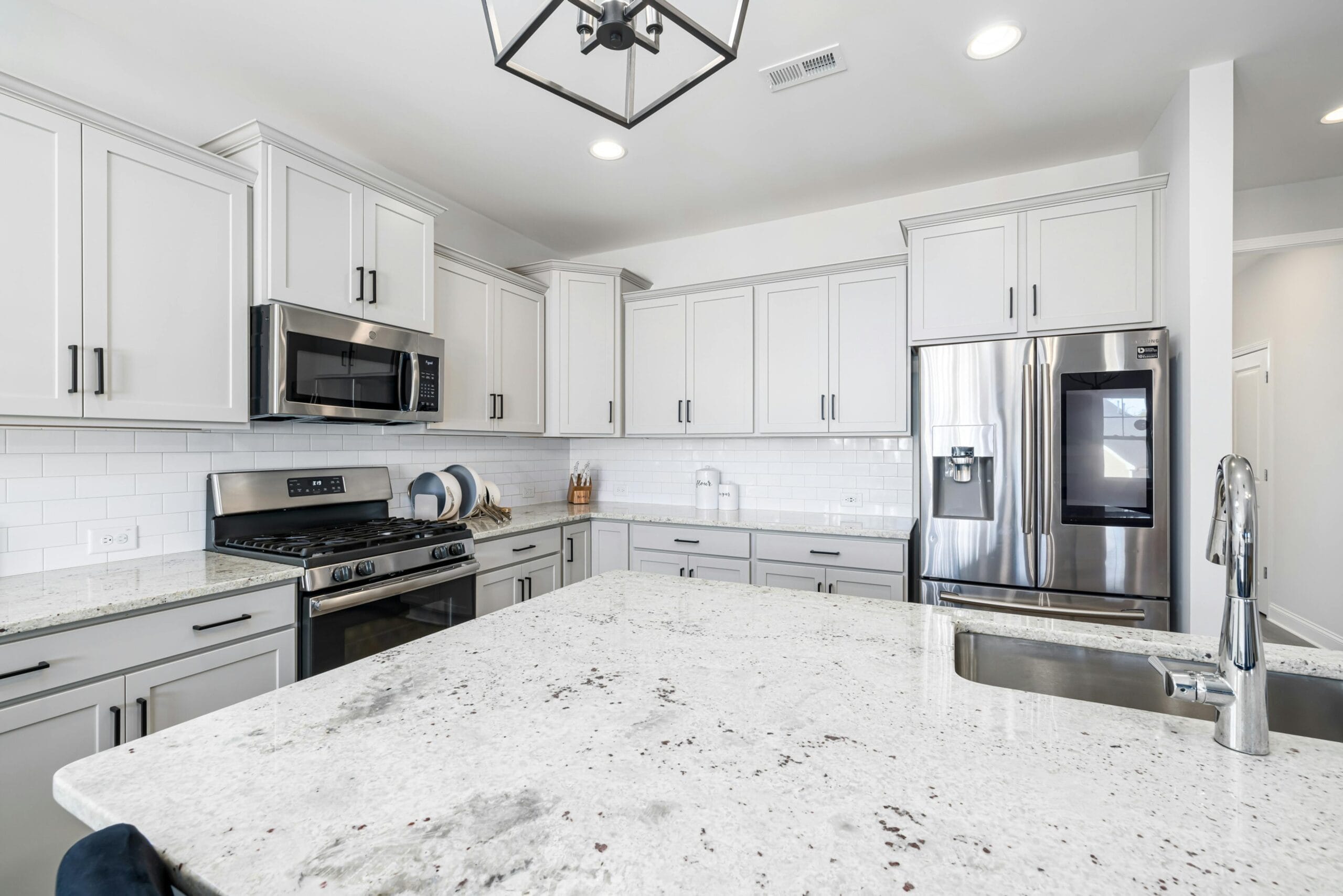 granite kitchen countertops | best kitchen countertop material | Renovate Ease kitchen and bathroom remodel Utah